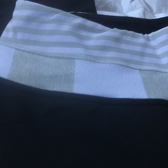 Like New Lululemon Capri’s - Picture 2 of 7